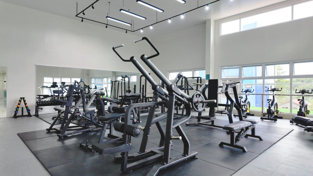 PINESメインジム