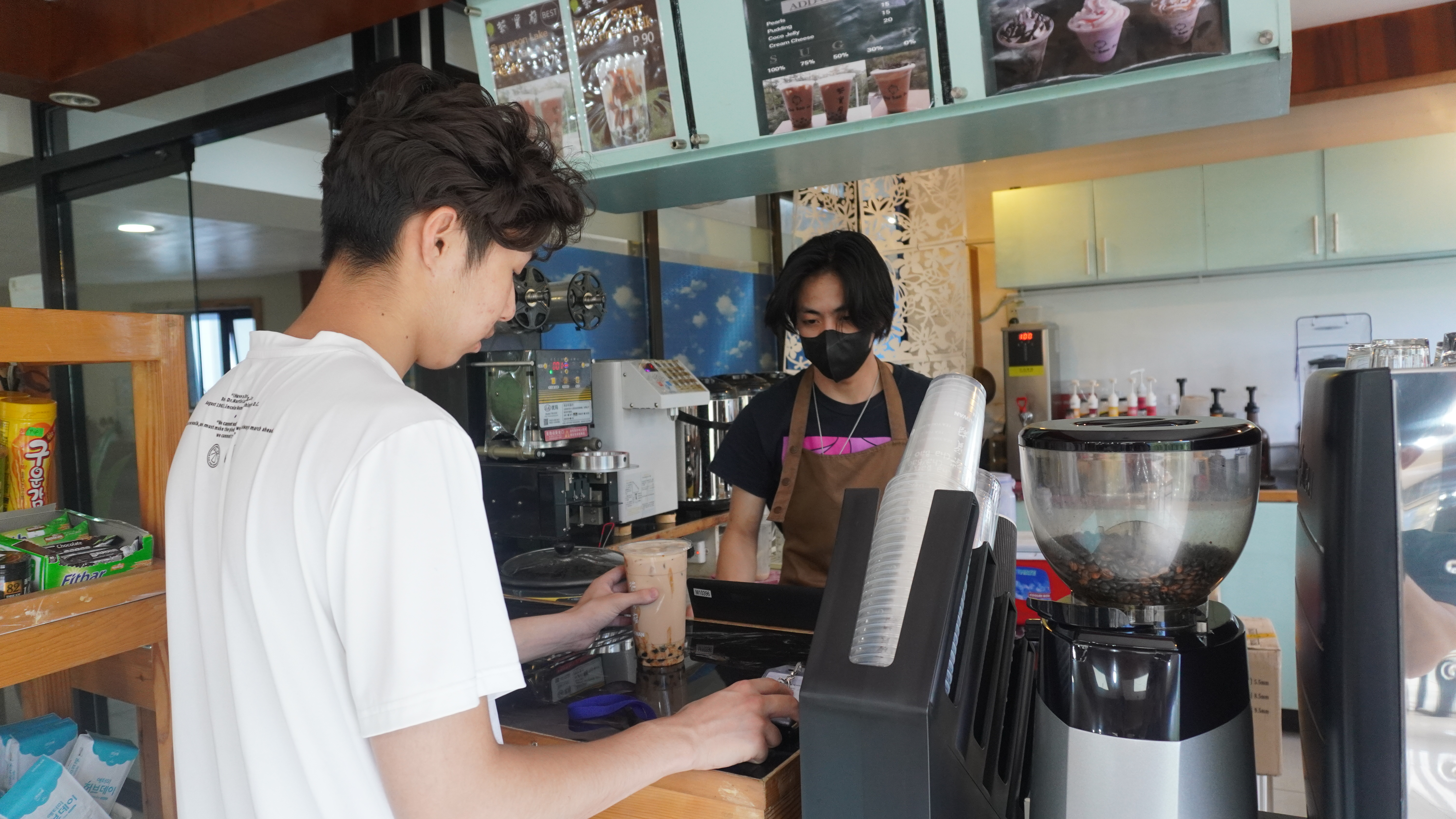 PINESメインカフェ