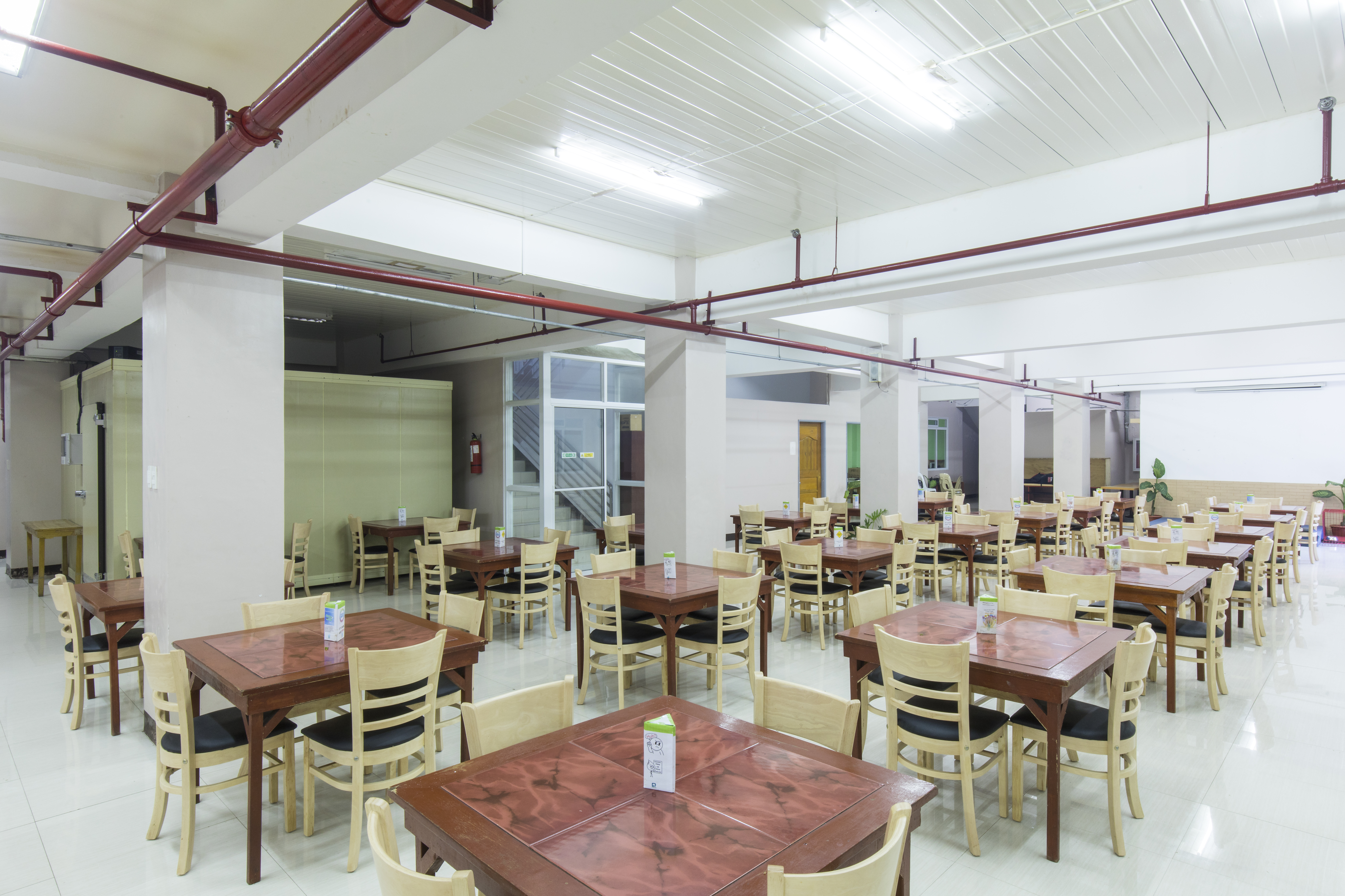 PINES_IELTS_ダイニングホール