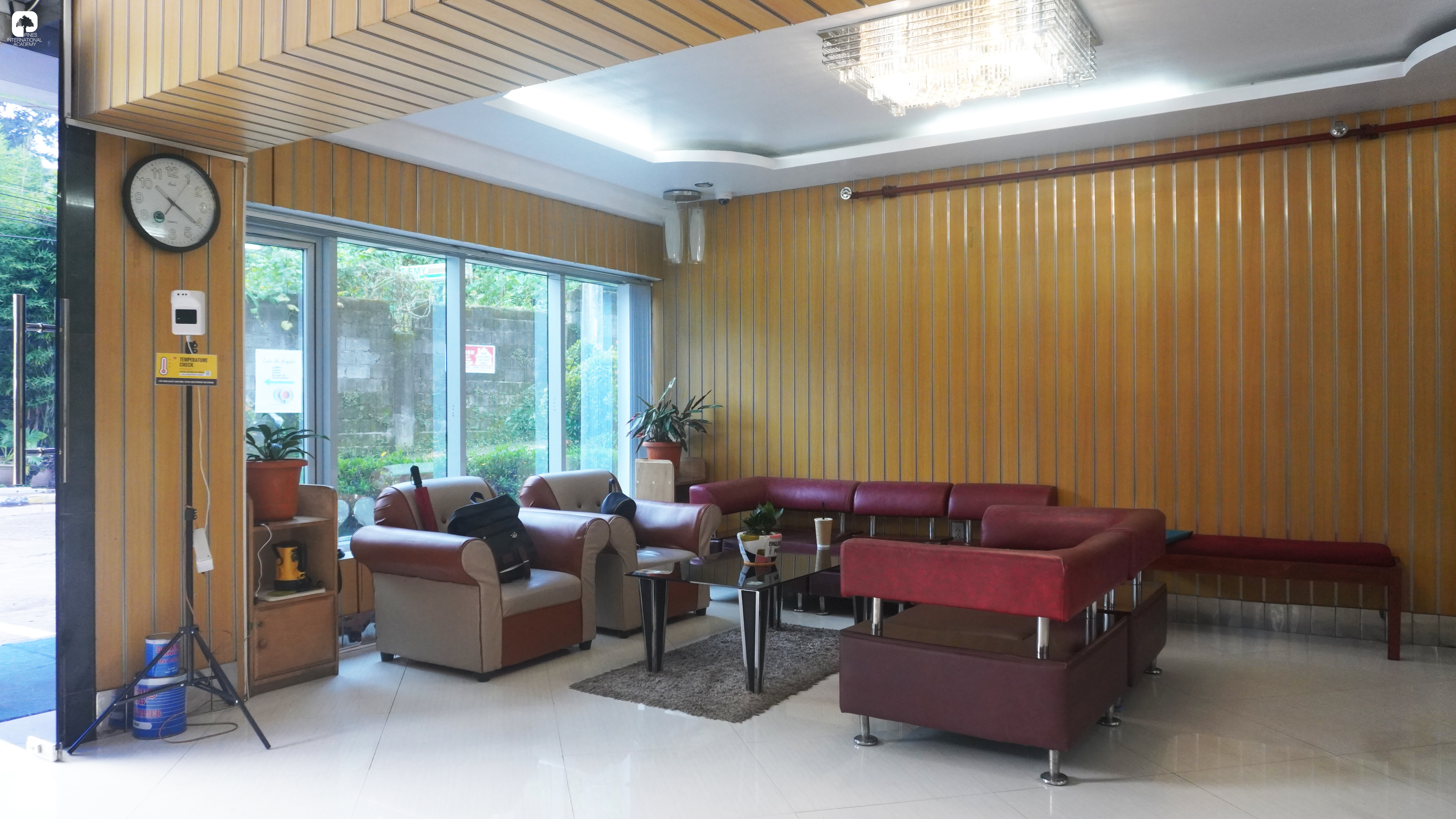 PINES_IELTSエントランスロビー