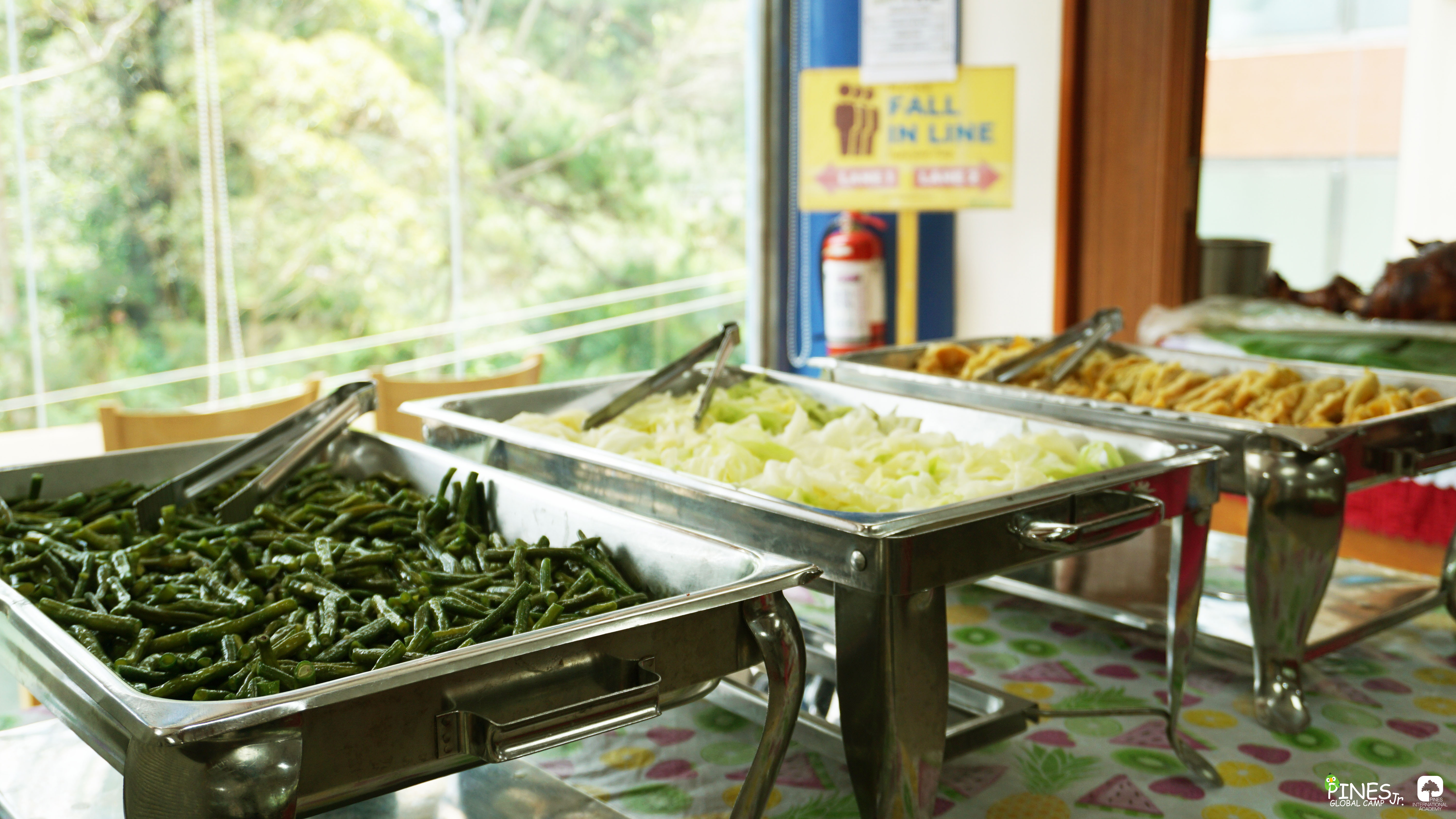 PINESメイン食事