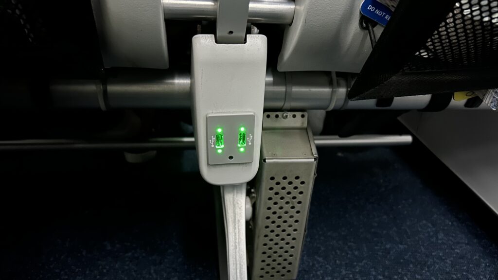 セブパシフィック機内2_充電ポート